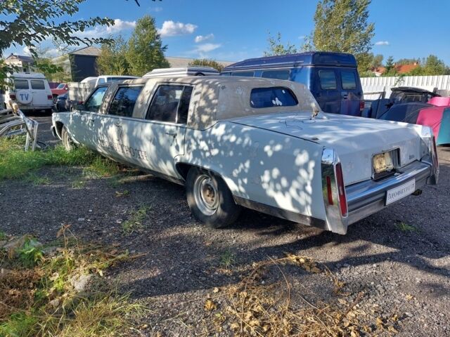 Белый Кадиллак Брохем, объемом двигателя 0 л и пробегом 90 тыс. км за 3999 $, фото 2 на Automoto.ua