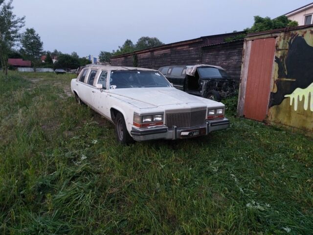 Белый Кадиллак Брохем, объемом двигателя 0 л и пробегом 90 тыс. км за 3999 $, фото 6 на Automoto.ua