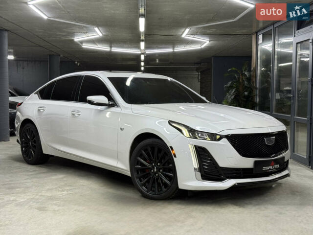 Белый Кадиллак CT5, объемом двигателя 2 л и пробегом 128 тыс. км за 19900 $, фото 1 на Automoto.ua