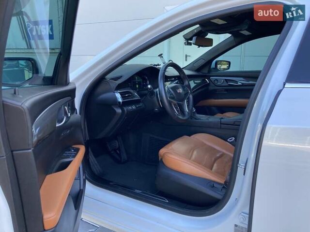 Белый Кадиллак CT6, объемом двигателя 3 л и пробегом 44 тыс. км за 21900 $, фото 7 на Automoto.ua