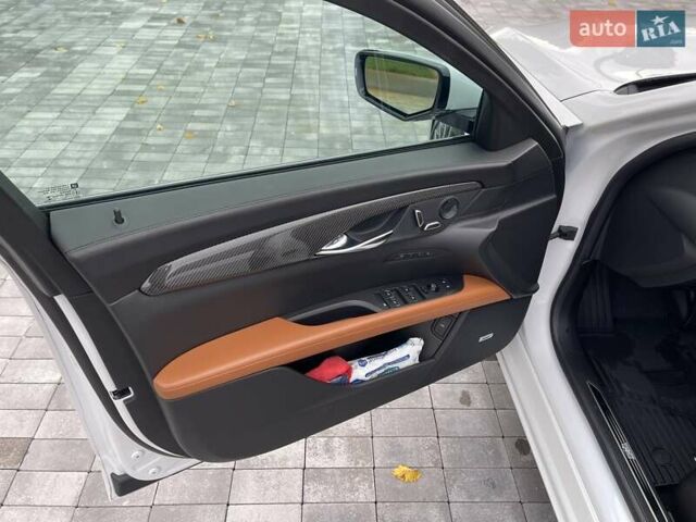 Білий Каділак CT6, об'ємом двигуна 3.6 л та пробігом 175 тис. км за 27000 $, фото 12 на Automoto.ua