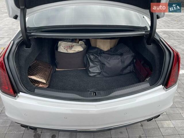 Білий Каділак CT6, об'ємом двигуна 3.6 л та пробігом 175 тис. км за 27000 $, фото 19 на Automoto.ua