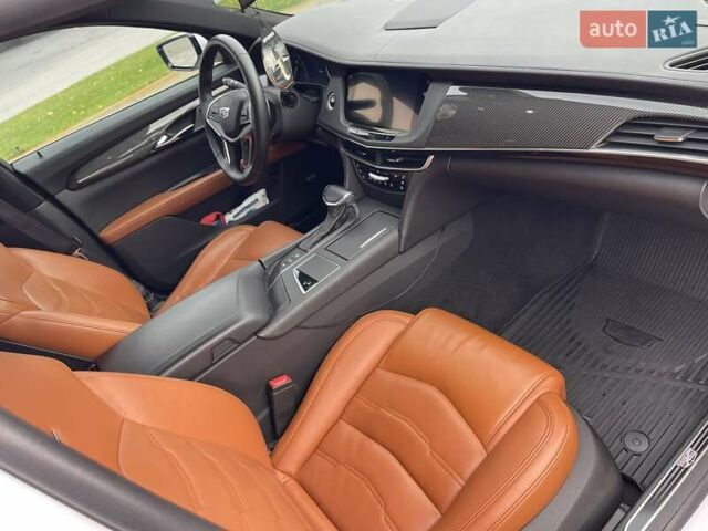 Білий Каділак CT6, об'ємом двигуна 3.6 л та пробігом 175 тис. км за 27000 $, фото 24 на Automoto.ua