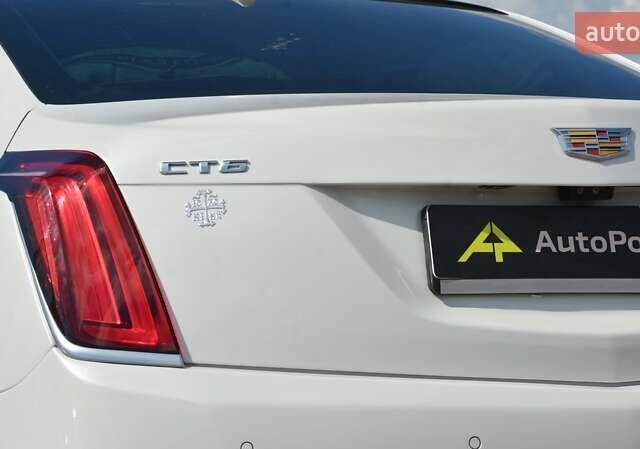 Белый Кадиллак CT6, объемом двигателя 2 л и пробегом 110 тыс. км за 28999 $, фото 10 на Automoto.ua