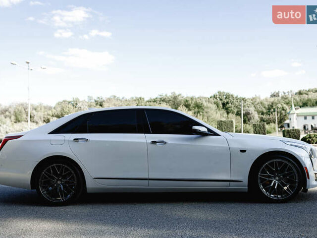 Белый Кадиллак CT6, объемом двигателя 3.6 л и пробегом 40 тыс. км за 25500 $, фото 3 на Automoto.ua