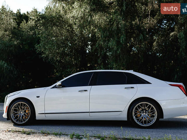 Белый Кадиллак CT6, объемом двигателя 3.6 л и пробегом 40 тыс. км за 25500 $, фото 1 на Automoto.ua