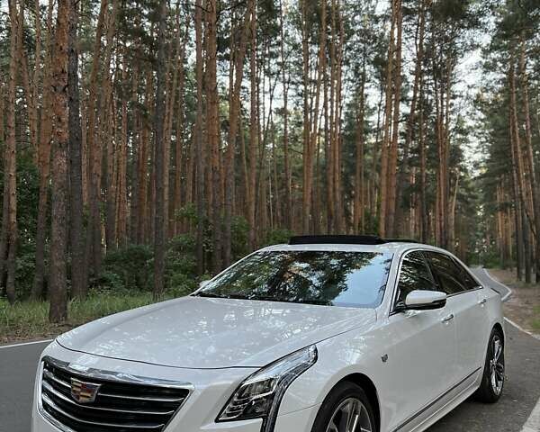 Білий Каділак CT6, об'ємом двигуна 3.6 л та пробігом 60 тис. км за 37999 $, фото 1 на Automoto.ua