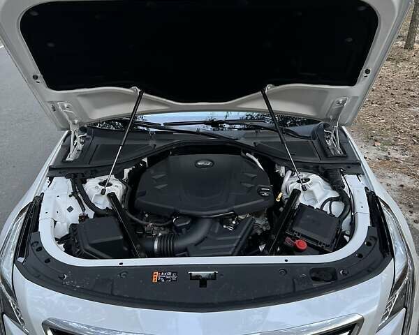 Білий Каділак CT6, об'ємом двигуна 3.6 л та пробігом 60 тис. км за 37999 $, фото 13 на Automoto.ua