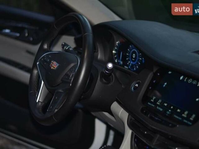 Білий Каділак CT6, об'ємом двигуна 3.6 л та пробігом 60 тис. км за 37999 $, фото 15 на Automoto.ua