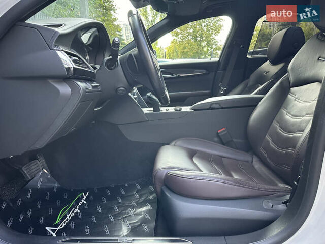 Белый Кадиллак CT6, объемом двигателя 3.65 л и пробегом 65 тыс. км за 35000 $, фото 28 на Automoto.ua