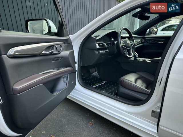 Белый Кадиллак CT6, объемом двигателя 3.65 л и пробегом 65 тыс. км за 35000 $, фото 26 на Automoto.ua