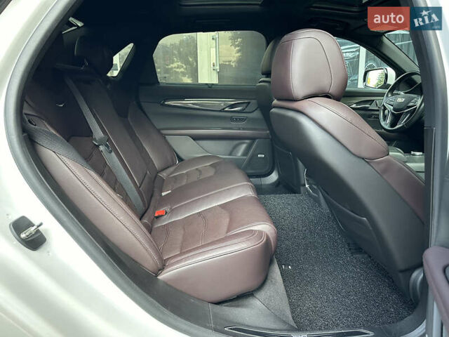Белый Кадиллак CT6, объемом двигателя 3.65 л и пробегом 65 тыс. км за 35000 $, фото 22 на Automoto.ua