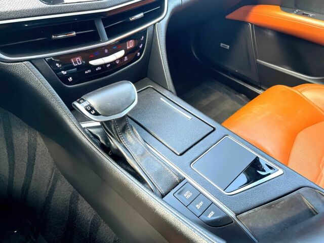 Черный Кадиллак CT6, объемом двигателя 3.6 л и пробегом 80 тыс. км за 10200 $, фото 9 на Automoto.ua