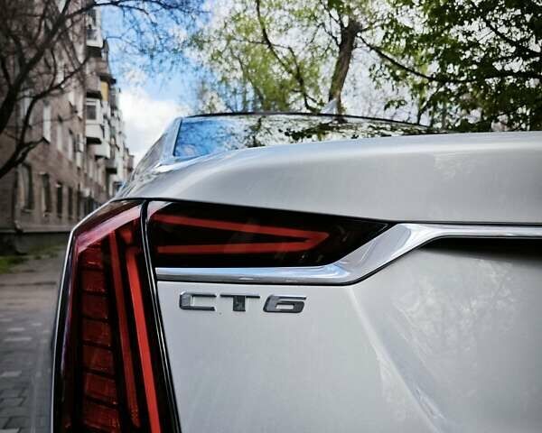 Серый Кадиллак CT6, объемом двигателя 3.6 л и пробегом 156 тыс. км за 35000 $, фото 7 на Automoto.ua