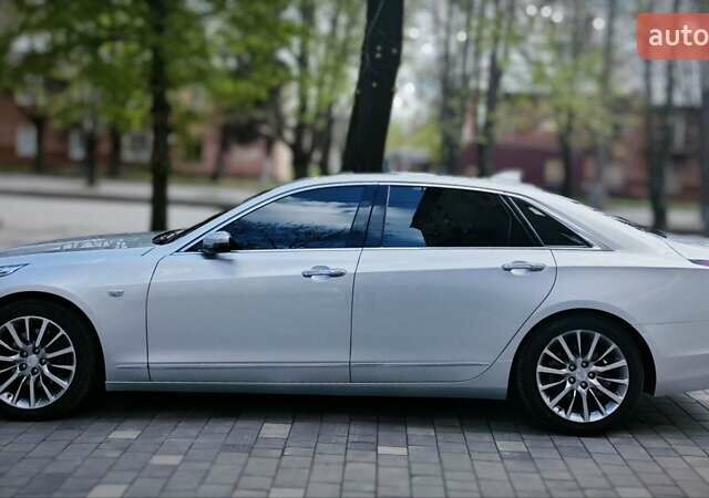 Серый Кадиллак CT6, объемом двигателя 3.6 л и пробегом 156 тыс. км за 35000 $, фото 4 на Automoto.ua