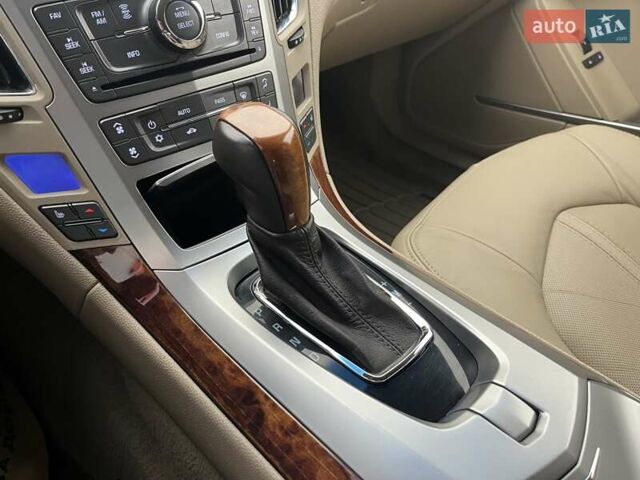 Білий Каділак CTS, об'ємом двигуна 3 л та пробігом 165 тис. км за 8265 $, фото 16 на Automoto.ua