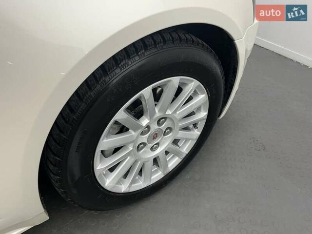 Білий Каділак CTS, об'ємом двигуна 3 л та пробігом 165 тис. км за 8265 $, фото 21 на Automoto.ua