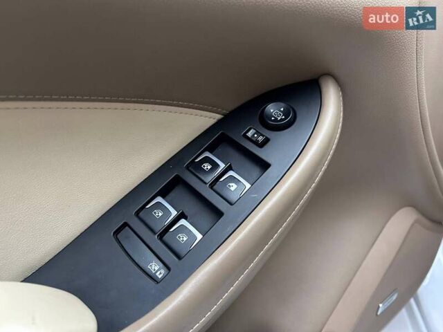 Белый Кадиллак СТС, объемом двигателя 2 л и пробегом 152 тыс. км за 14990 $, фото 15 на Automoto.ua