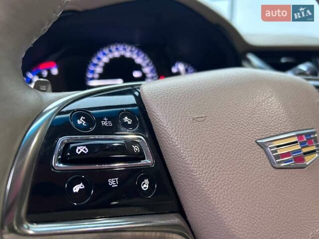 Білий Каділак CTS, об'ємом двигуна 2 л та пробігом 152 тис. км за 14990 $, фото 19 на Automoto.ua