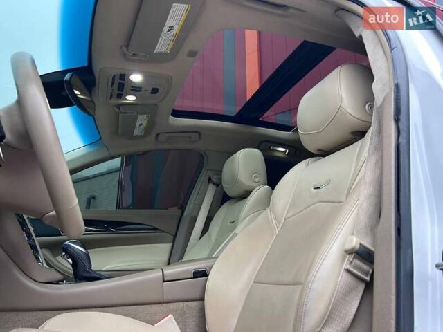 Белый Кадиллак СТС, объемом двигателя 2 л и пробегом 152 тыс. км за 14990 $, фото 26 на Automoto.ua