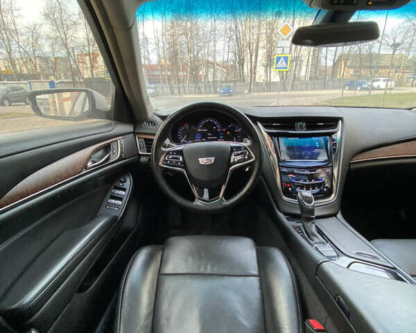 Белый Кадиллак СТС, объемом двигателя 2 л и пробегом 170 тыс. км за 13000 $, фото 7 на Automoto.ua