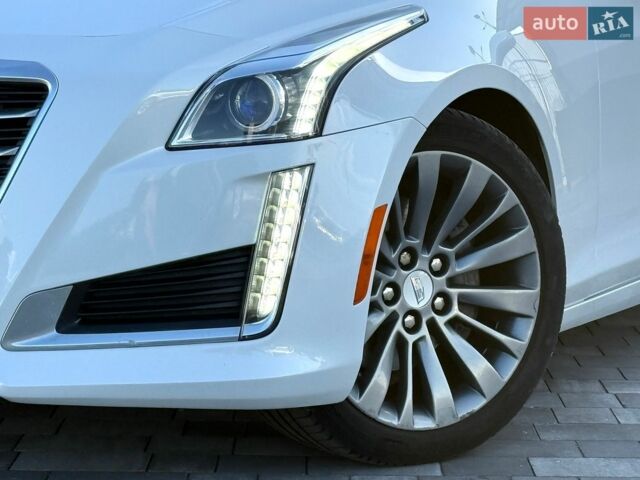 Белый Кадиллак СТС, объемом двигателя 2 л и пробегом 133 тыс. км за 13900 $, фото 4 на Automoto.ua
