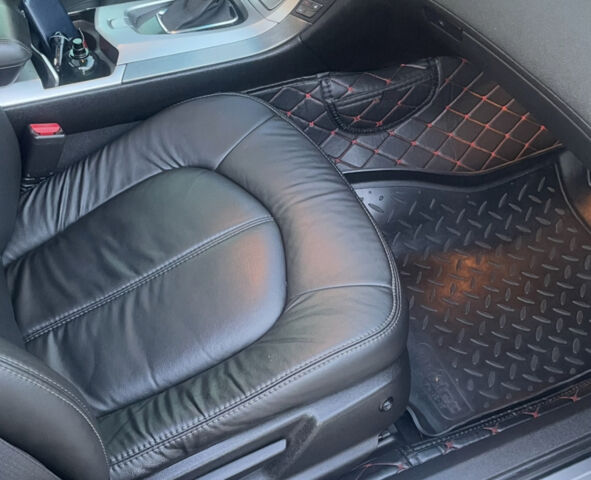 Чорний Каділак CTS, об'ємом двигуна 3 л та пробігом 168 тис. км за 9000 $, фото 7 на Automoto.ua