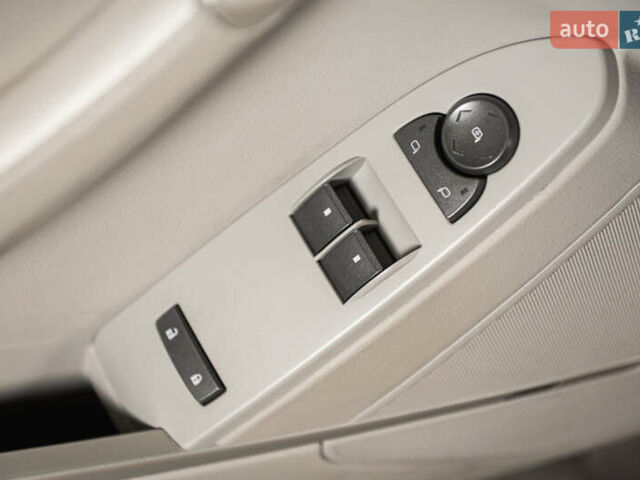 Кадиллак СТС 2014 в Одессе на Automoto.ua Красный Кадиллак СТС, объемом двигателя 3.56 л и пробегом 49 тыс. км за 18900 $, фото 30 на Automoto.ua