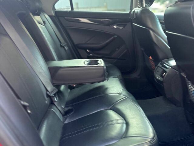Красный Кадиллак СТС, объемом двигателя 3.6 л и пробегом 160 тыс. км за 8200 $, фото 13 на Automoto.ua