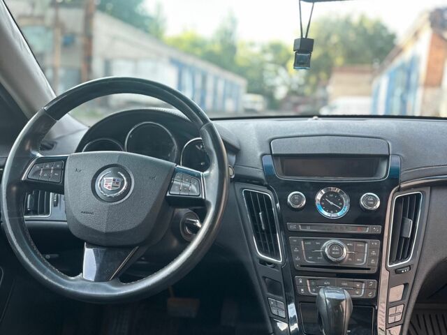 Красный Кадиллак СТС, объемом двигателя 3.6 л и пробегом 160 тыс. км за 8200 $, фото 17 на Automoto.ua