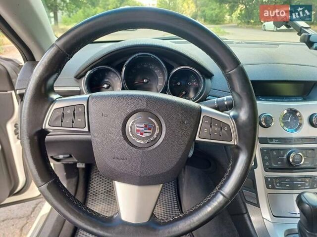 Каділак CTS, об'ємом двигуна 3 л та пробігом 227 тис. км за 9300 $, фото 12 на Automoto.ua