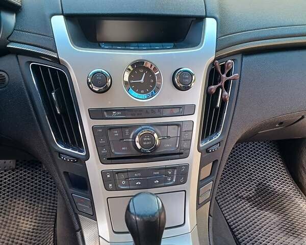 Каділак CTS, об'ємом двигуна 3 л та пробігом 227 тис. км за 9300 $, фото 13 на Automoto.ua