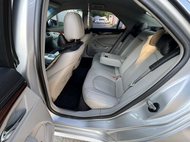 Сірий Каділак CTS, об'ємом двигуна 3 л та пробігом 217 тис. км за 7200 $, фото 18 на Automoto.ua