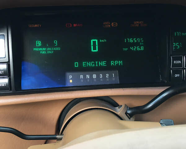 Белый Кадиллак ДеВиль, объемом двигателя 4.6 л и пробегом 176 тыс. км за 14500 $, фото 36 на Automoto.ua