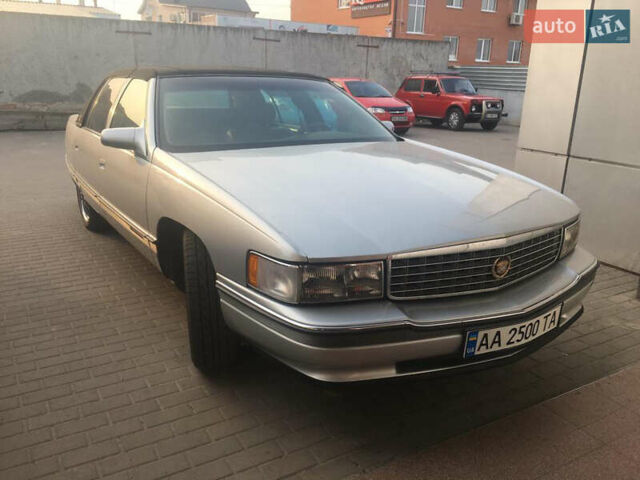 Белый Кадиллак ДеВиль, объемом двигателя 4.6 л и пробегом 176 тыс. км за 14500 $, фото 47 на Automoto.ua