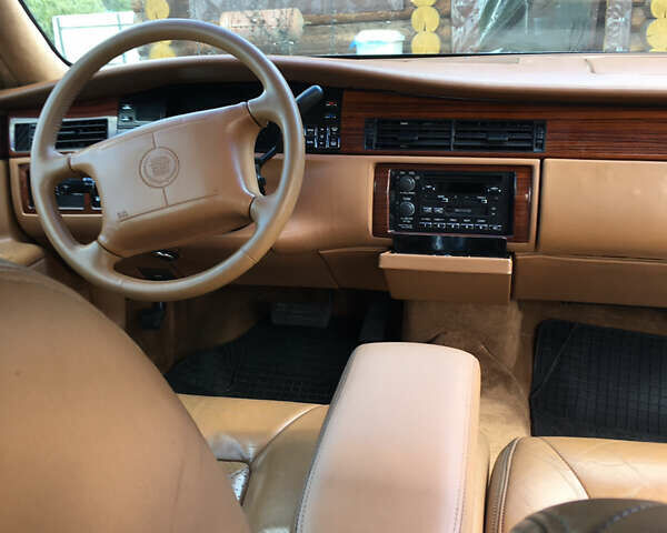 Белый Кадиллак ДеВиль, объемом двигателя 4.6 л и пробегом 176 тыс. км за 14500 $, фото 25 на Automoto.ua