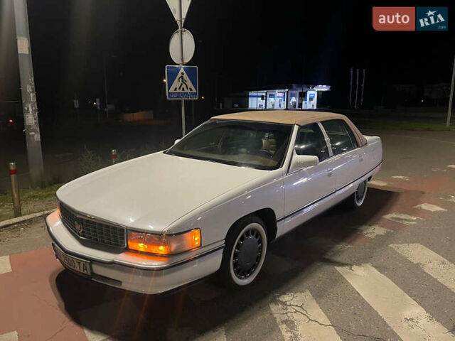 Белый Кадиллак ДеВиль, объемом двигателя 4.6 л и пробегом 176 тыс. км за 14500 $, фото 15 на Automoto.ua