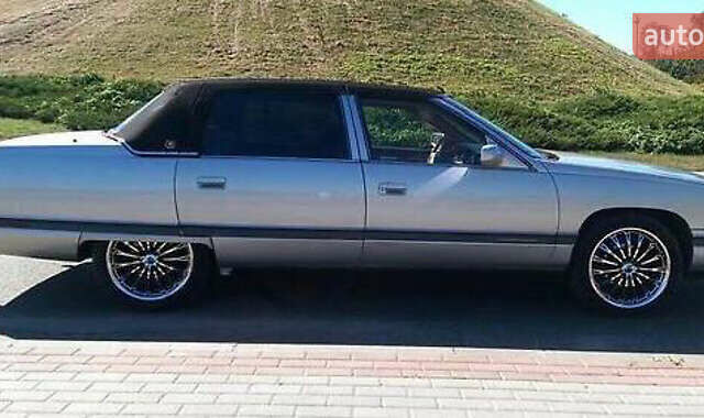 Белый Кадиллак ДеВиль, объемом двигателя 4.6 л и пробегом 176 тыс. км за 14500 $, фото 46 на Automoto.ua