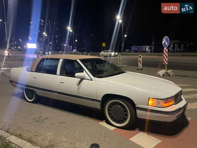 Белый Кадиллак ДеВиль, объемом двигателя 4.6 л и пробегом 176 тыс. км за 14500 $, фото 19 на Automoto.ua
