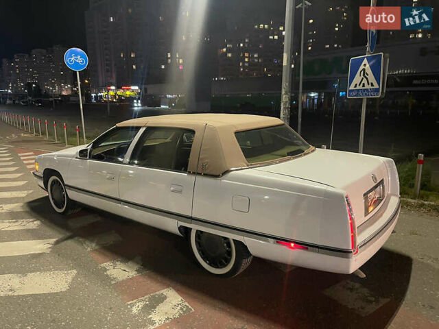 Белый Кадиллак ДеВиль, объемом двигателя 4.6 л и пробегом 176 тыс. км за 14500 $, фото 21 на Automoto.ua