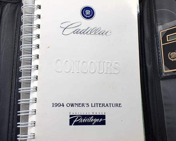 Белый Кадиллак ДеВиль, объемом двигателя 4.6 л и пробегом 176 тыс. км за 14500 $, фото 42 на Automoto.ua