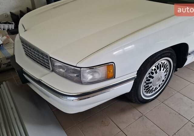 Белый Кадиллак ДеВиль, объемом двигателя 4.6 л и пробегом 92 тыс. км за 17000 $, фото 8 на Automoto.ua