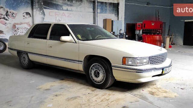 Бежевий Каділак DE Ville, об'ємом двигуна 4.6 л та пробігом 100 тис. км за 18000 $, фото 1 на Automoto.ua