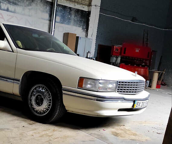 Бежевий Каділак DE Ville, об'ємом двигуна 4.6 л та пробігом 100 тис. км за 18000 $, фото 5 на Automoto.ua