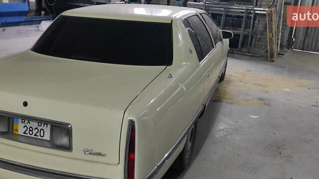 Бежевий Каділак DE Ville, об'ємом двигуна 4.6 л та пробігом 100 тис. км за 18000 $, фото 3 на Automoto.ua