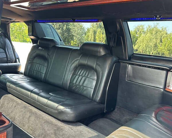 Черный Кадиллак ДеВиль, объемом двигателя 4.57 л и пробегом 150 тыс. км за 6555 $, фото 16 на Automoto.ua