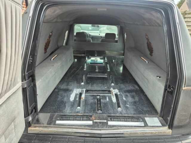 Серый Кадиллак ДеВиль, объемом двигателя 0 л и пробегом 200 тыс. км за 9000 $, фото 7 на Automoto.ua