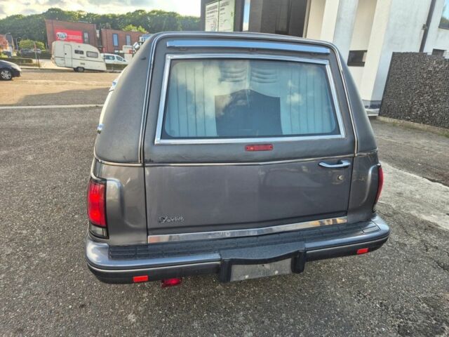 Серый Кадиллак ДеВиль, объемом двигателя 0 л и пробегом 200 тыс. км за 9000 $, фото 1 на Automoto.ua