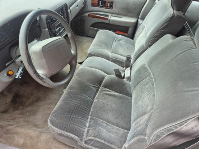 Серый Кадиллак ДеВиль, объемом двигателя 0 л и пробегом 200 тыс. км за 9000 $, фото 6 на Automoto.ua