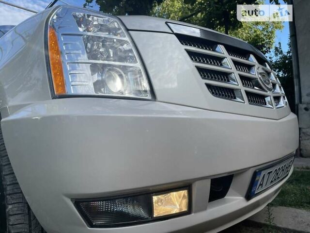 Белый Кадиллак Эскалейд, объемом двигателя 6.2 л и пробегом 239 тыс. км за 34900 $, фото 16 на Automoto.ua